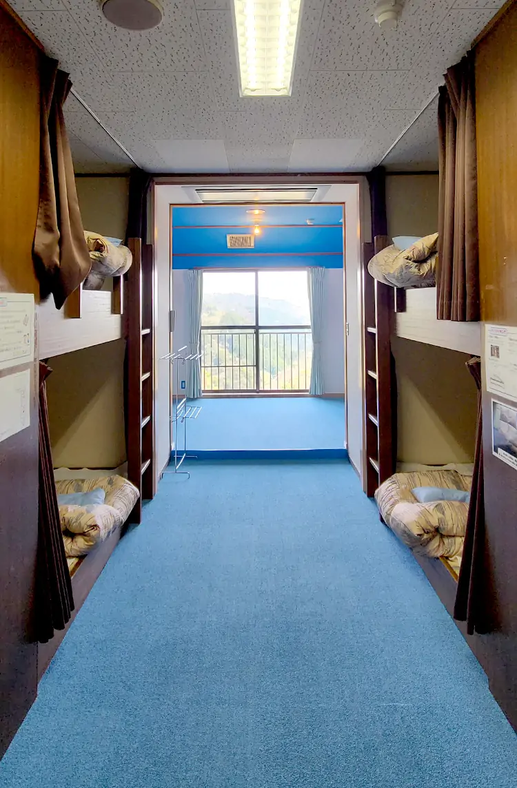 客室(ドミトリールーム)の様子